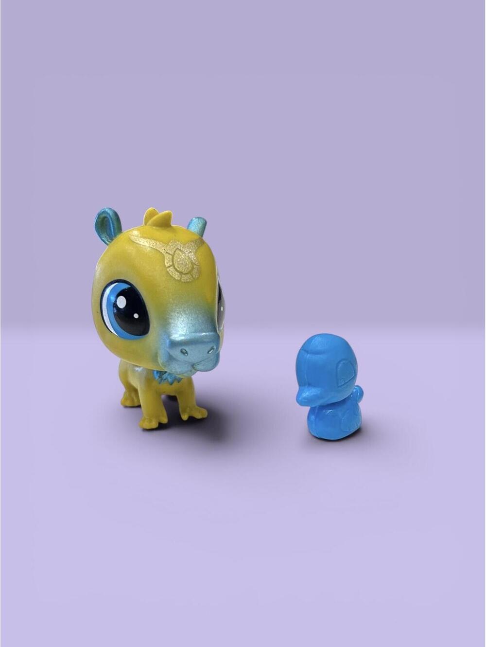 Littlest Pet Shop Capybara Breezy Crystal Ball LPS With Duck Accessory